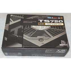 Fuente para PC Gamer XFX - TS750W 80  Bronze - 750W