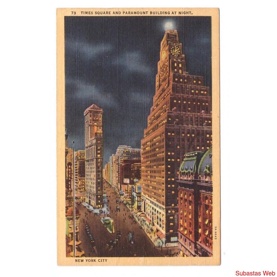 USA. New York City. Times Square and Paramount Building at n