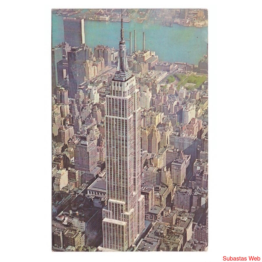 USA. Aerial wiew of Empire State Building. 1966.