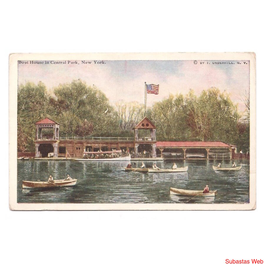 USA. New York. Boat House in Central Park.