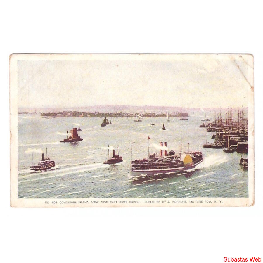 USA. New York. Governors Island, view from East River Bridge