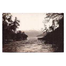 ARGENTINA. Neuquén. Angostura. Río Correntoso.