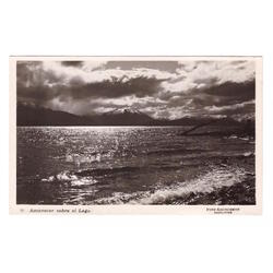 ARGENTINA. Amanecer sobre el Lago.